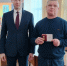 Родителям пяти выпускников петровских школ 2025 года передали почётные знаки губернатора области «За отличие в учёбе» - Сетевое издание Петровские вести