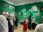 Для прихожан Покровской церкви Петровска и сотрудников приходского музея организовали экскурсию по художественной галерее